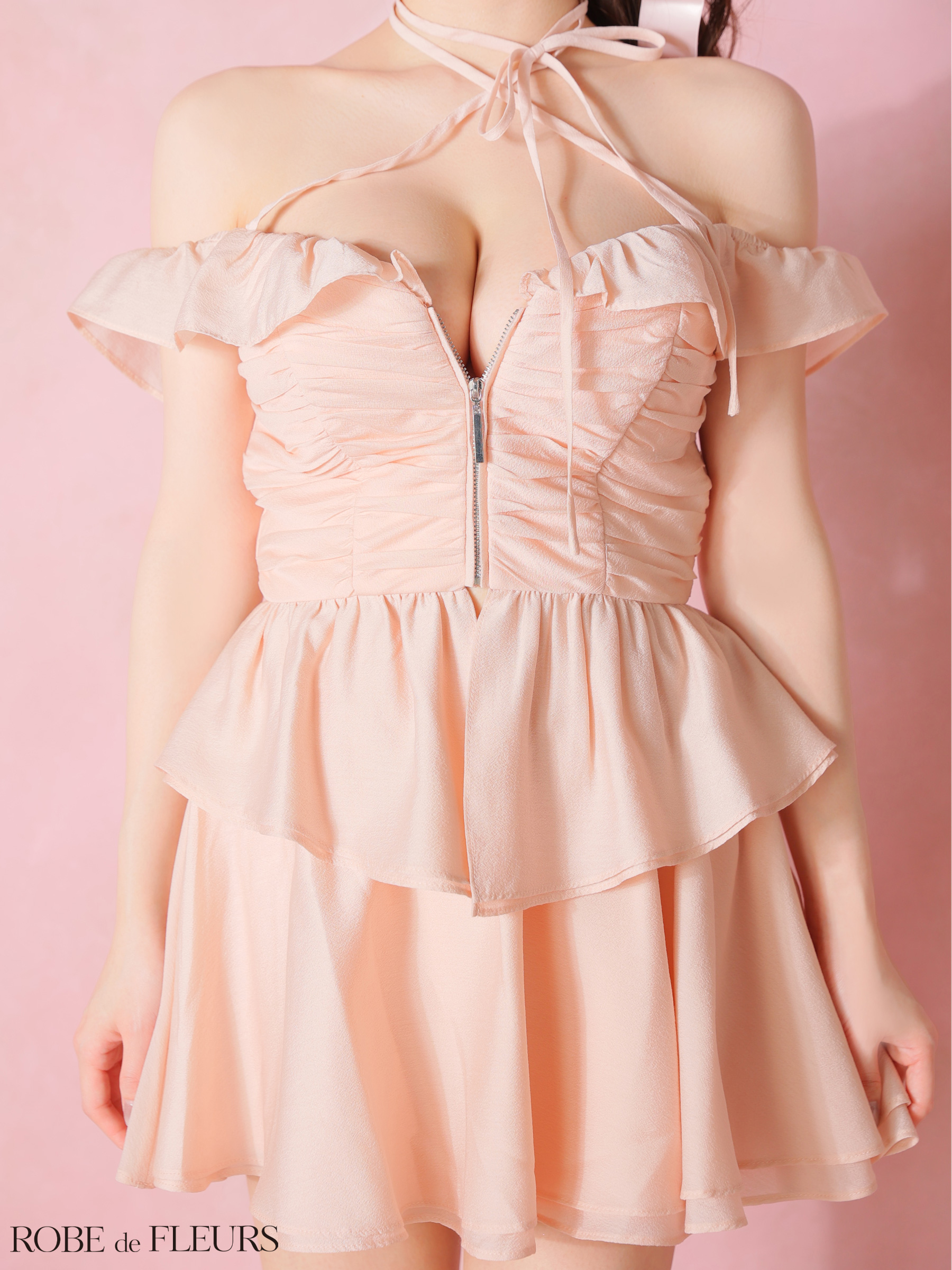 オフショルダー クロスネック セットアップ ジップデザイン フリル シフォン ペプラム フレアミニドレスのイメージ画像5