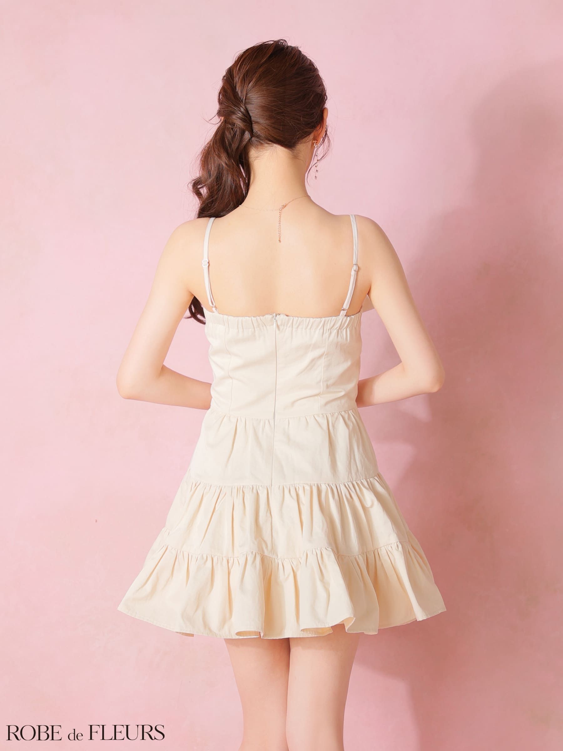 キャミソール ダブルボタン ウエストベルト 光沢ツイル ティアードフリルスカート フレアミニドレスのイメージ画像6