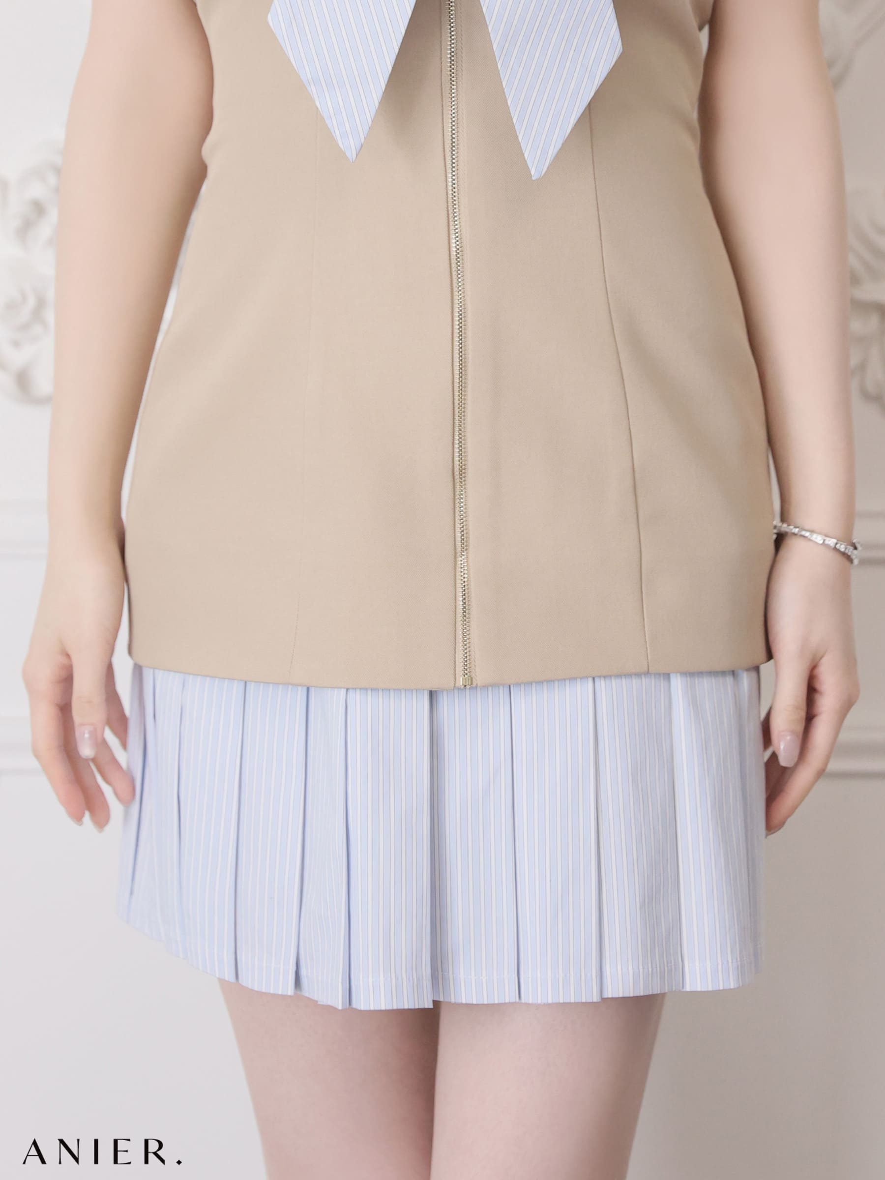 ベアトップ バストリボン ジップデザイン ストライプ柄 バイカラー プリーツスカート フレアミニドレスのイメージ画像10