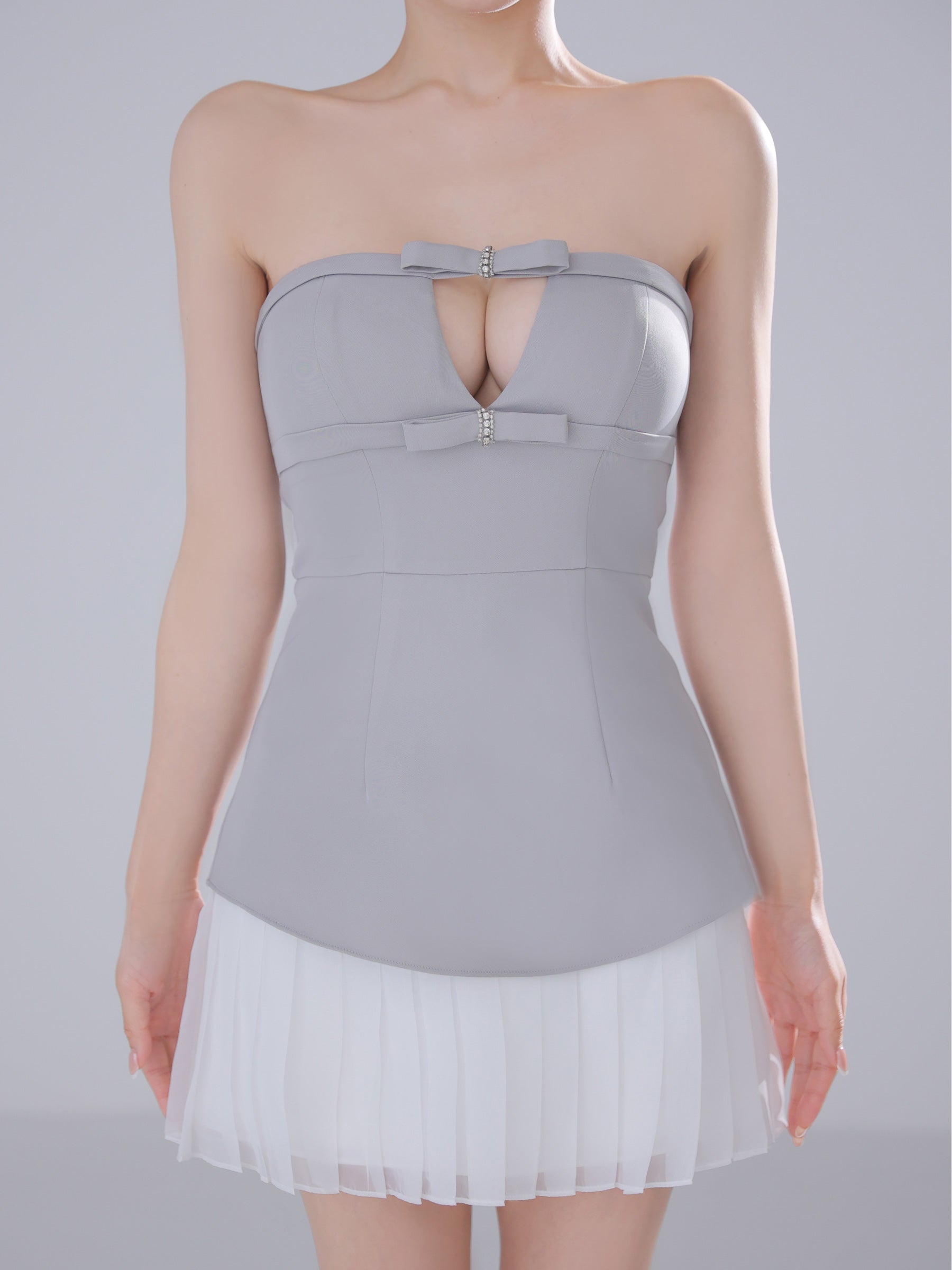 ベアトップ ビジューリボン バストカット シフォンプリーツ ドッキング フレアミニドレスのイメージ画像6