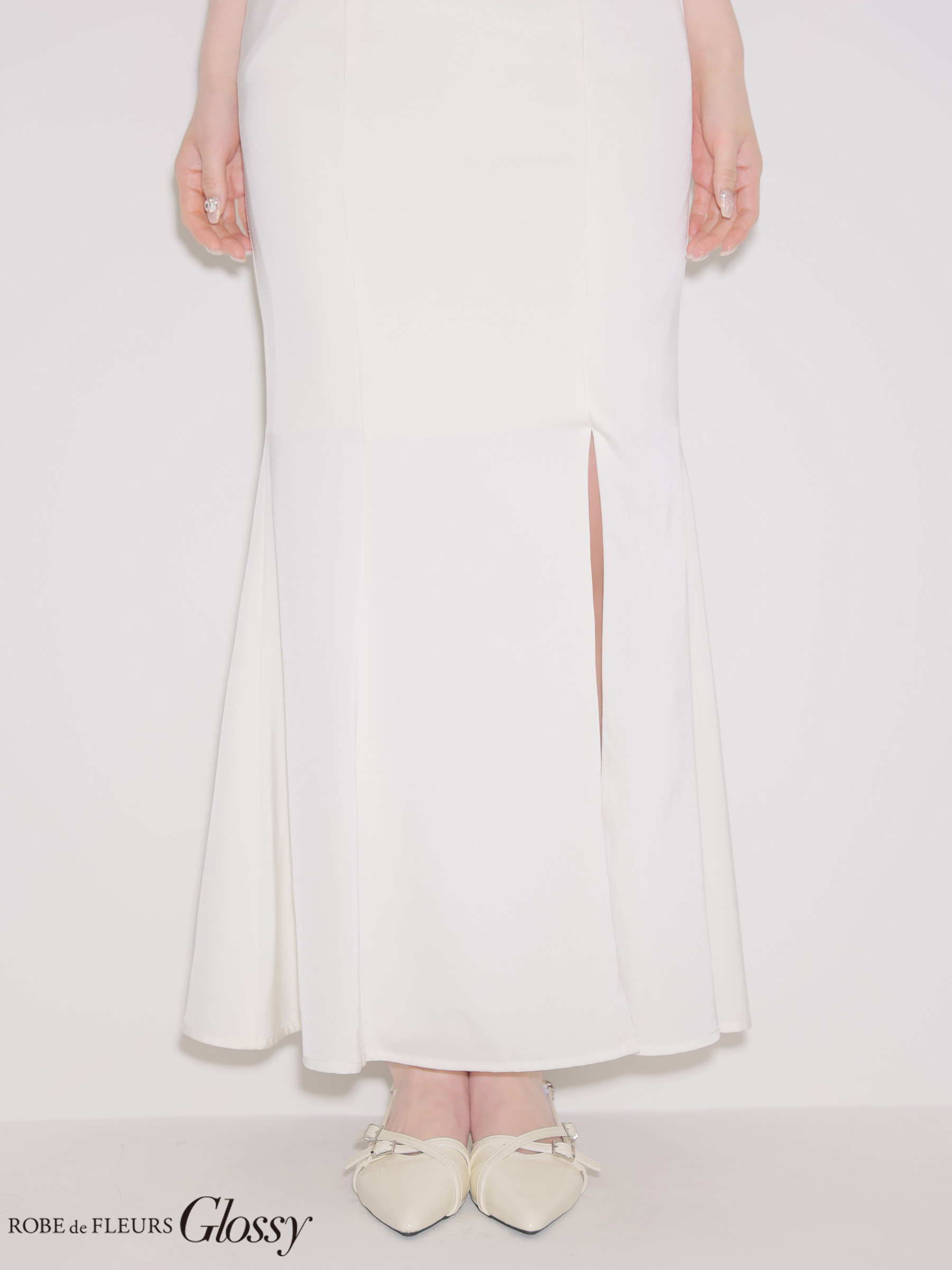 キャミソール チェーンショルダー コードデザイン バックシャン ジップデザイン ワンカラー サテン スリット マーメイドロングドレスのイメージ画像9