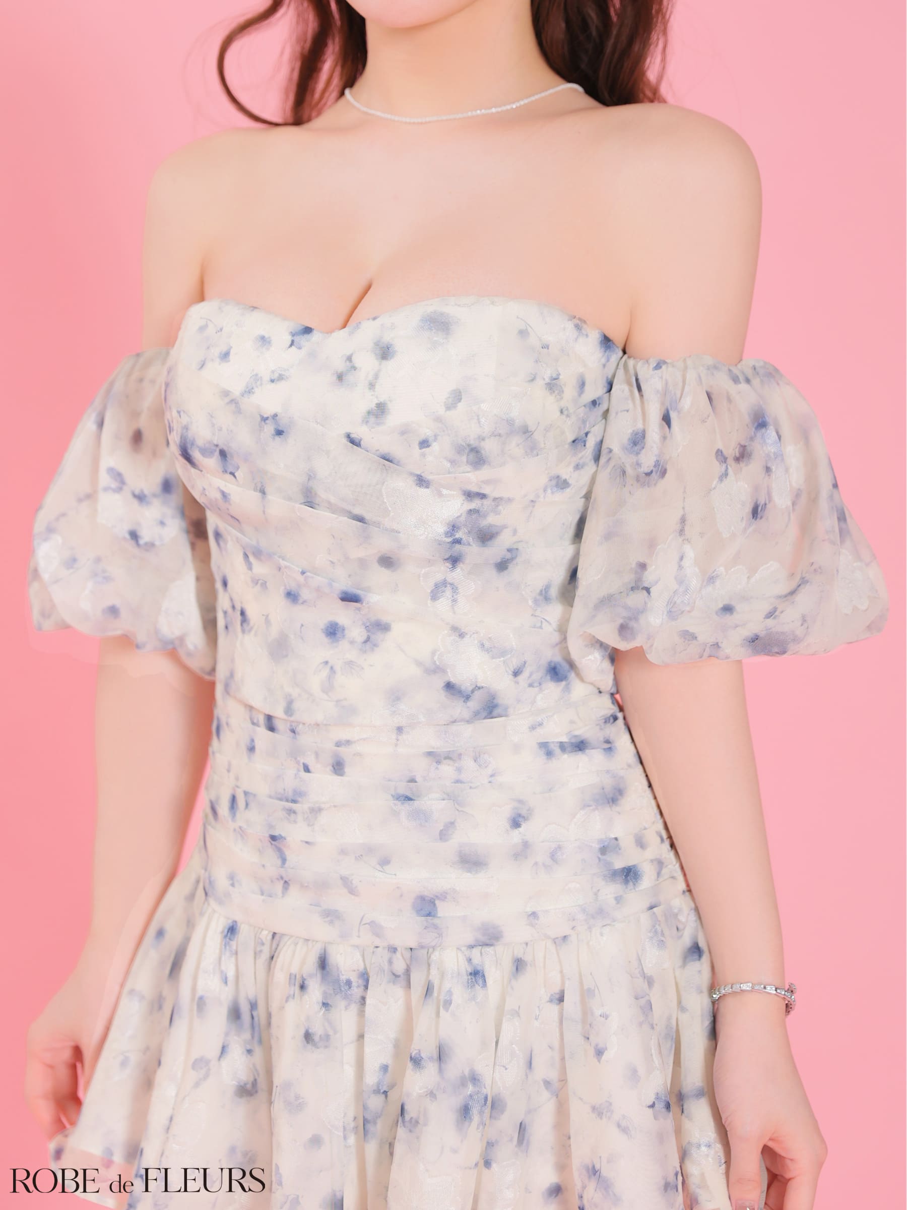 オフショルダー ハートカット シフォン フラワー柄 フレアミニドレスのイメージ画像7