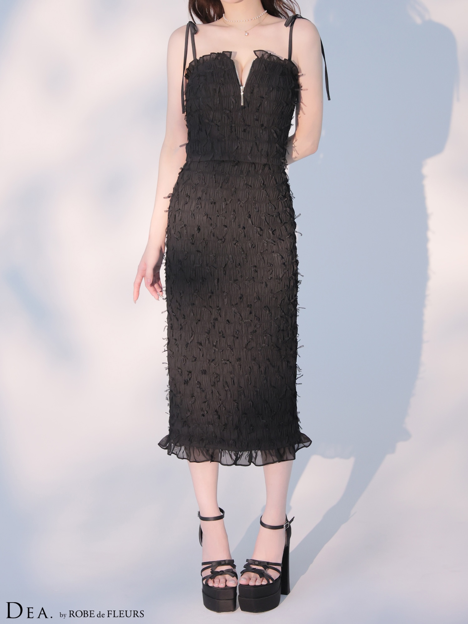 セットアップ キャミソール リボンショルダー ジップデザイン フリル 立体チュール タイトロングドレスのイメージ画像3