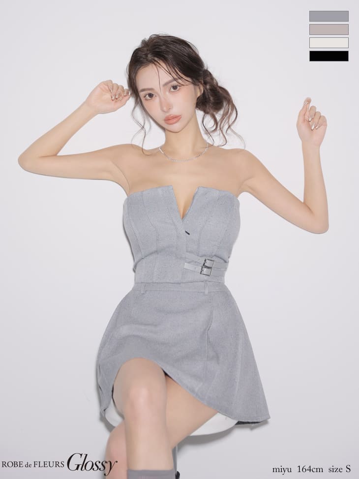 ベア バストカット セットアップ ベルトデザイン スパンコール ワンカラー フレアミニドレスのイメージ画像1