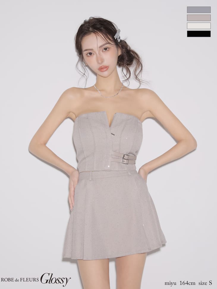 ベア バストカット セットアップ ベルトデザイン スパンコール ワンカラー フレアミニドレスのイメージ画像2