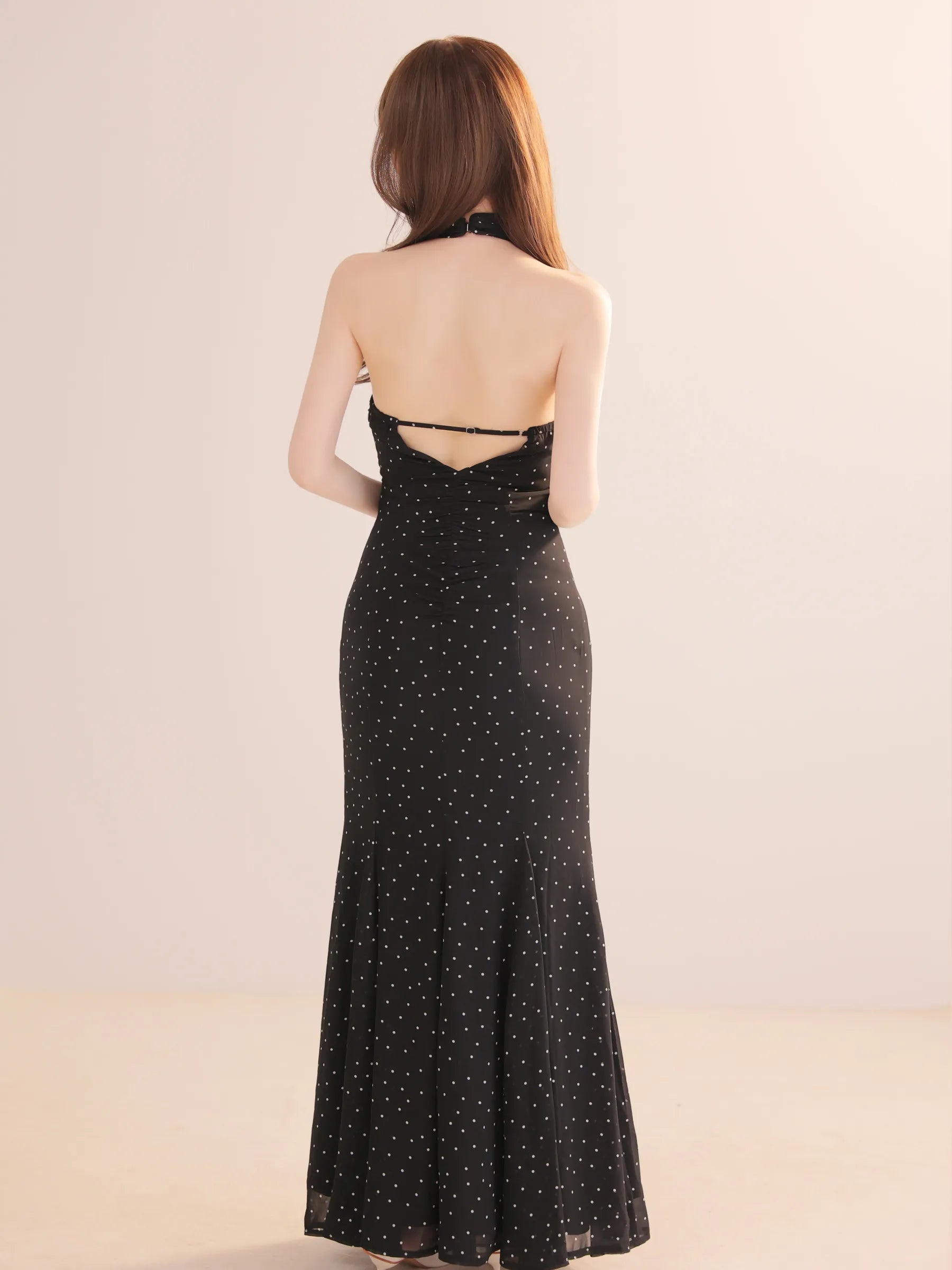 ホルターネック ボウタイリボン ドット柄 シフォン バックシャン マーメイドロングドレスのイメージ画像7