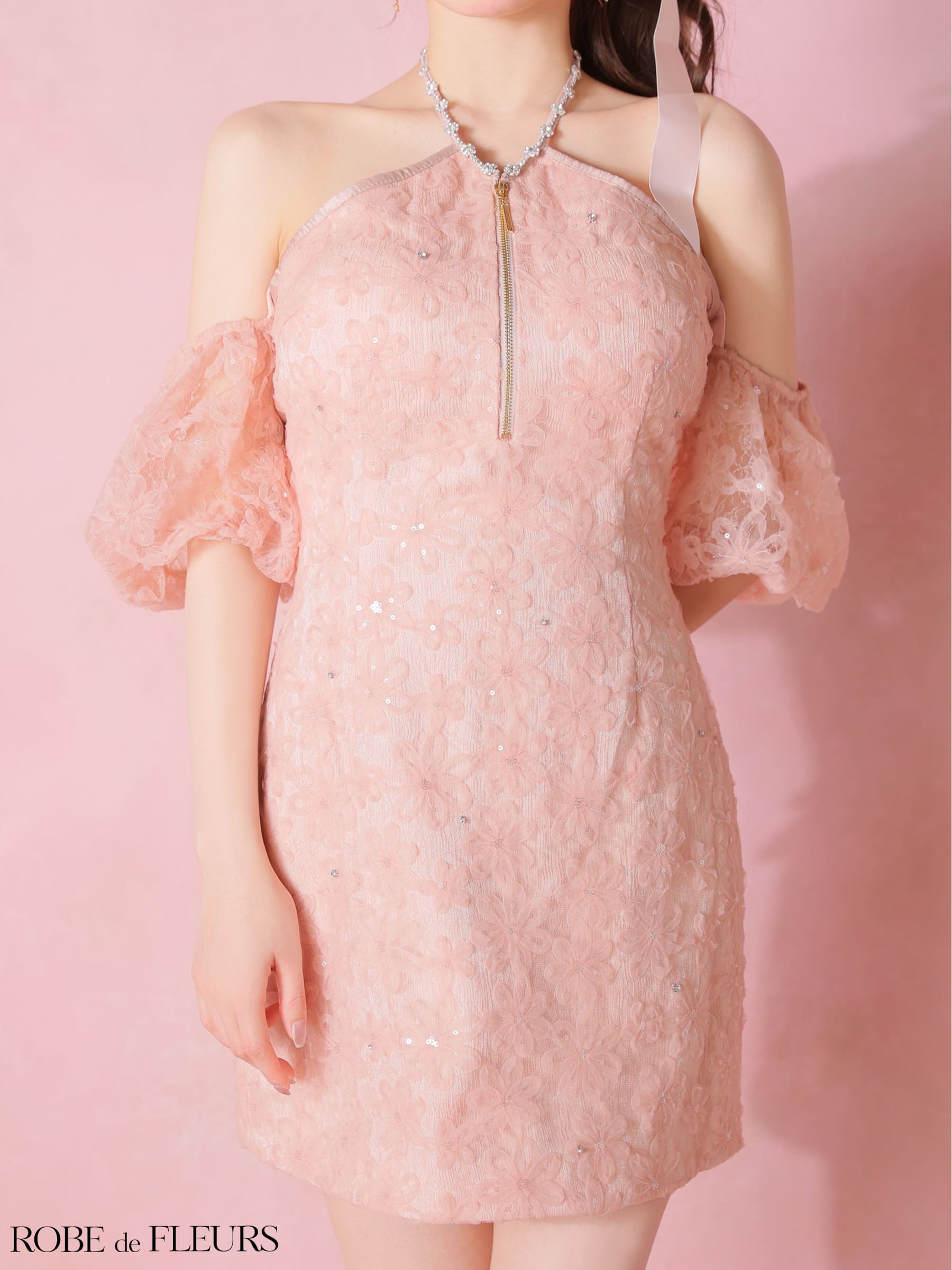 2way ホルターネック ジップデザイン 肩あき パフスリーブ フラワーレース ラメチュール タイトミニドレスのイメージ画像4