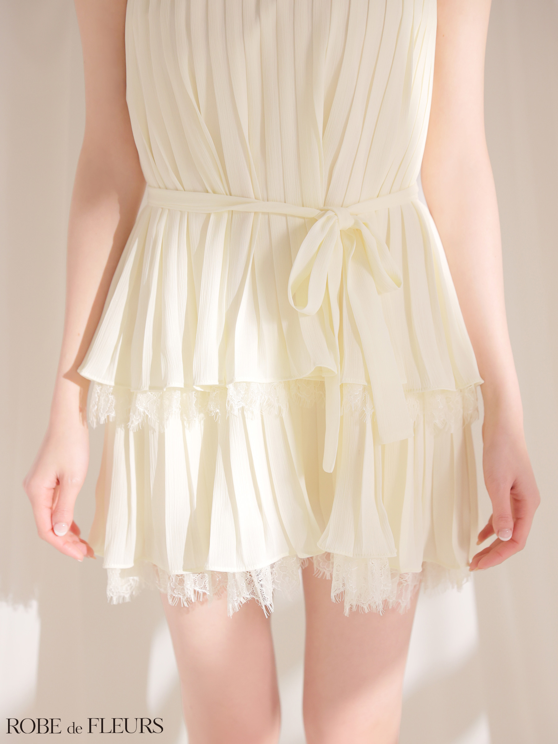 ホルターネック シフォン ウエストリボン ワンカラー プリーツ フレアミニドレスのイメージ画像10