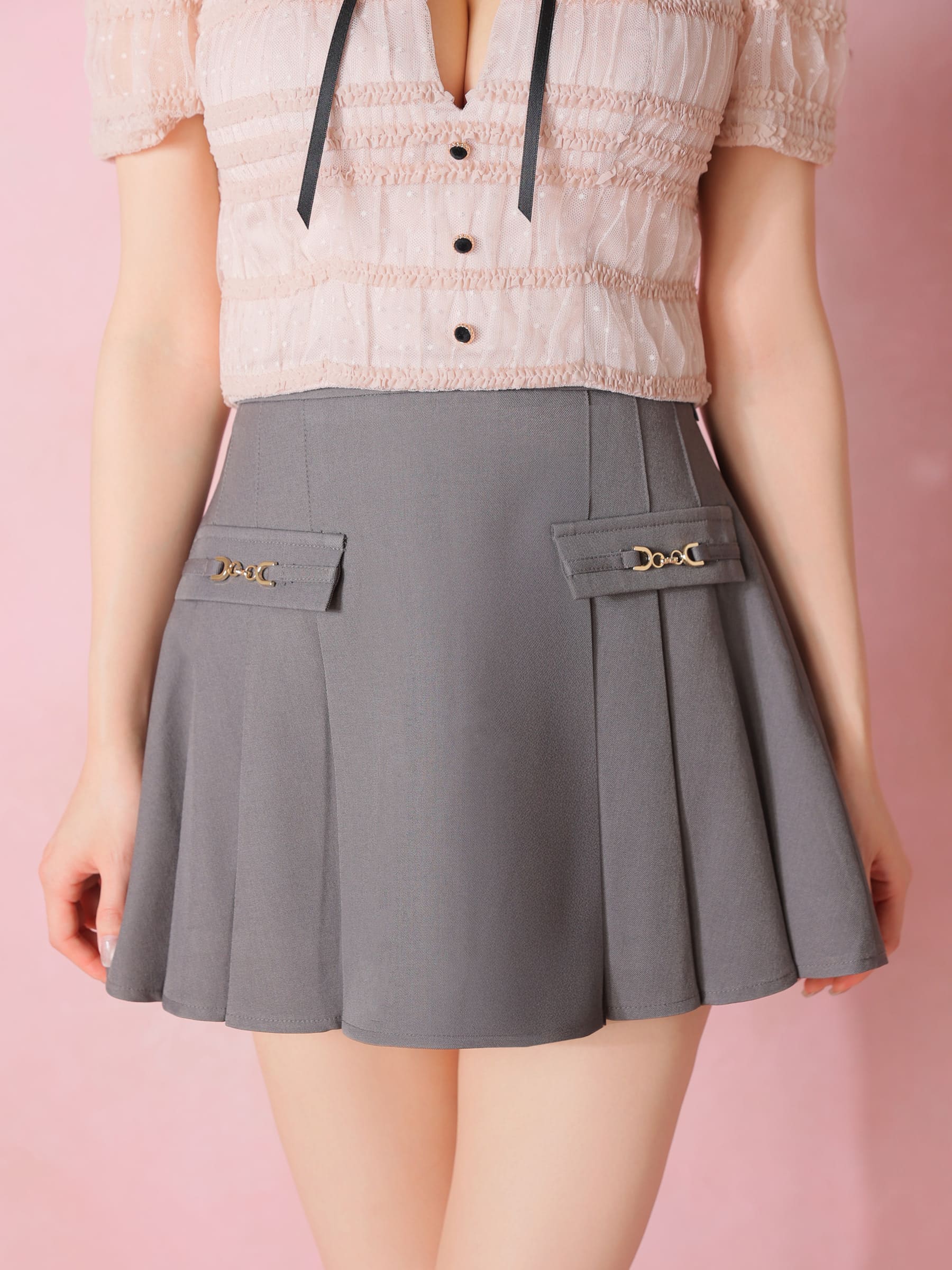 バストカット フリル リボン 半袖 セットアップ プリーツスカート ドット柄 バイカラー フレアミニドレスのイメージ画像8