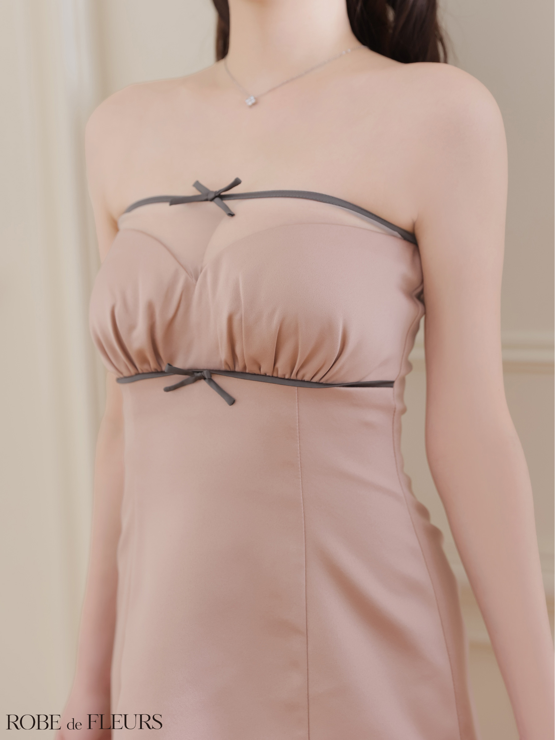 ベアトップ サテン オーガンジー リボン ギャザー タイトミニドレスのイメージ画像8