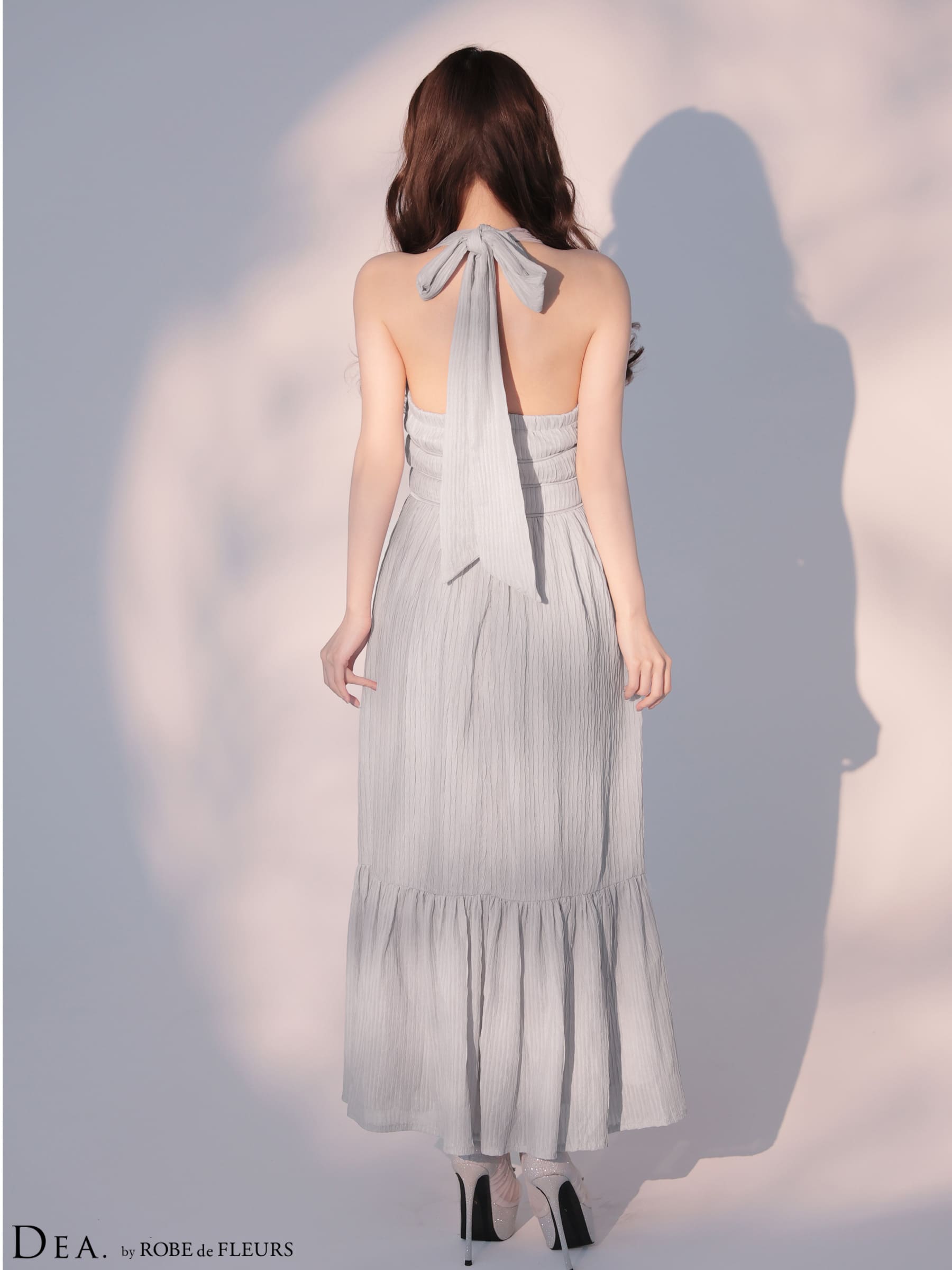 ホルターネック プリーツ シフォン ネックリボン Vネック フレアロングドレスのイメージ画像6