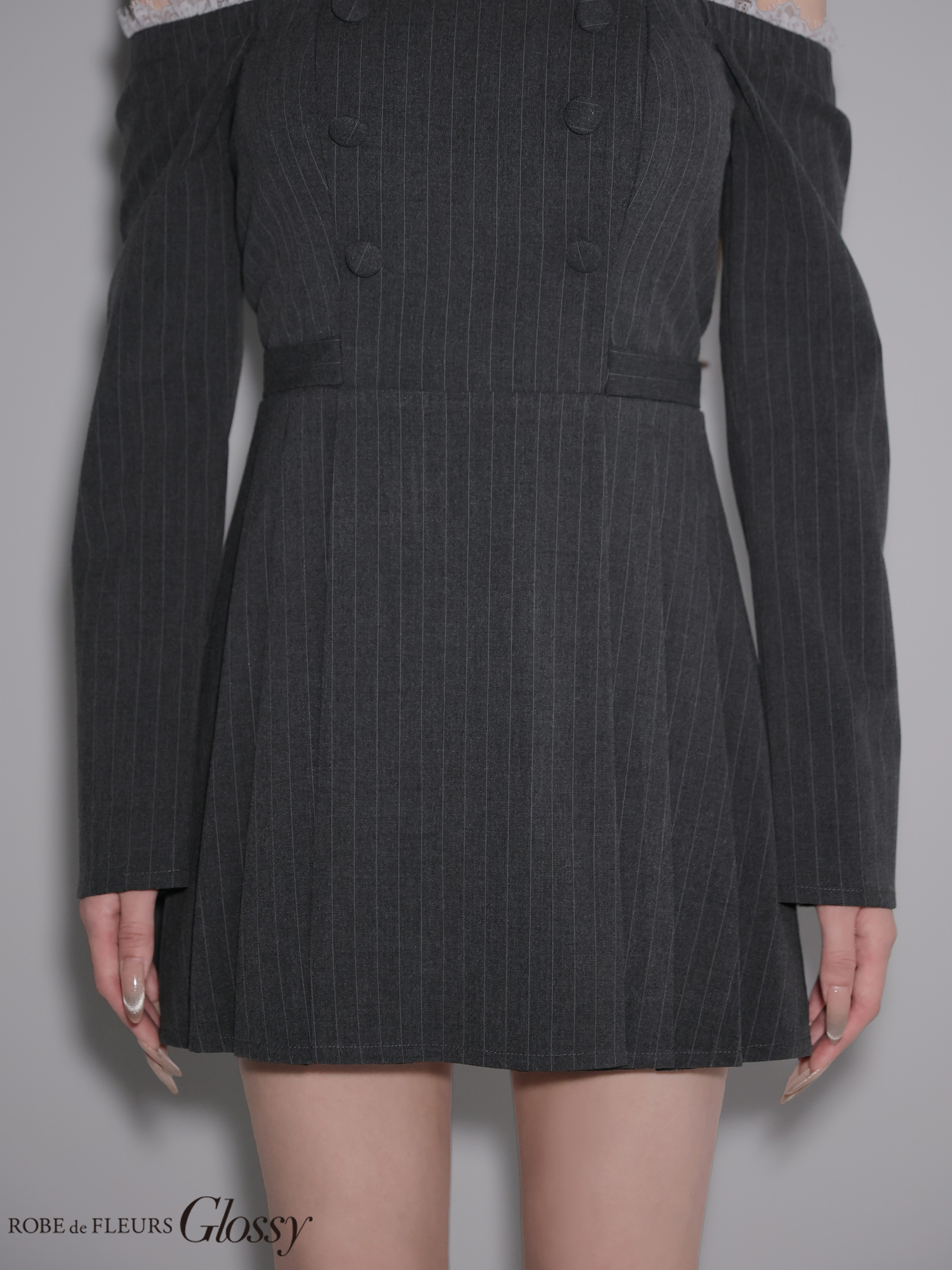 チョーカー付き オフショルダー レース 長袖 ダブルボタン ストライプ フレアミニドレスのイメージ画像7