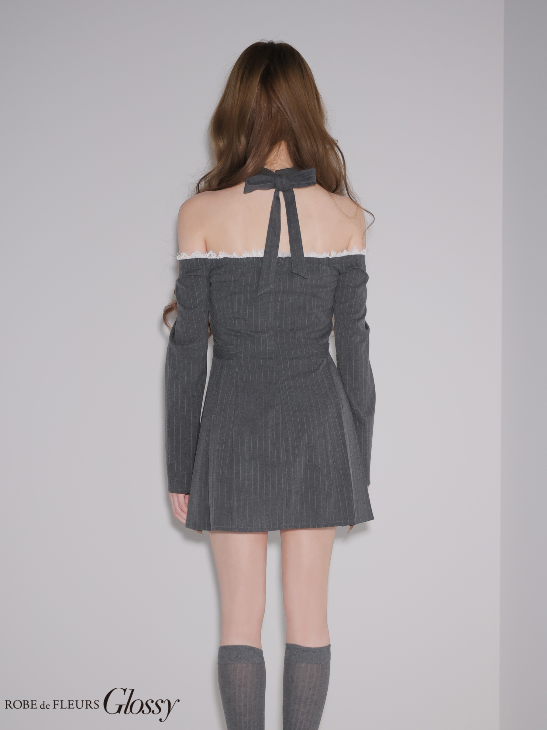 チョーカー付き オフショルダー レース 長袖 ダブルボタン ストライプ フレアミニドレスのイメージ画像5