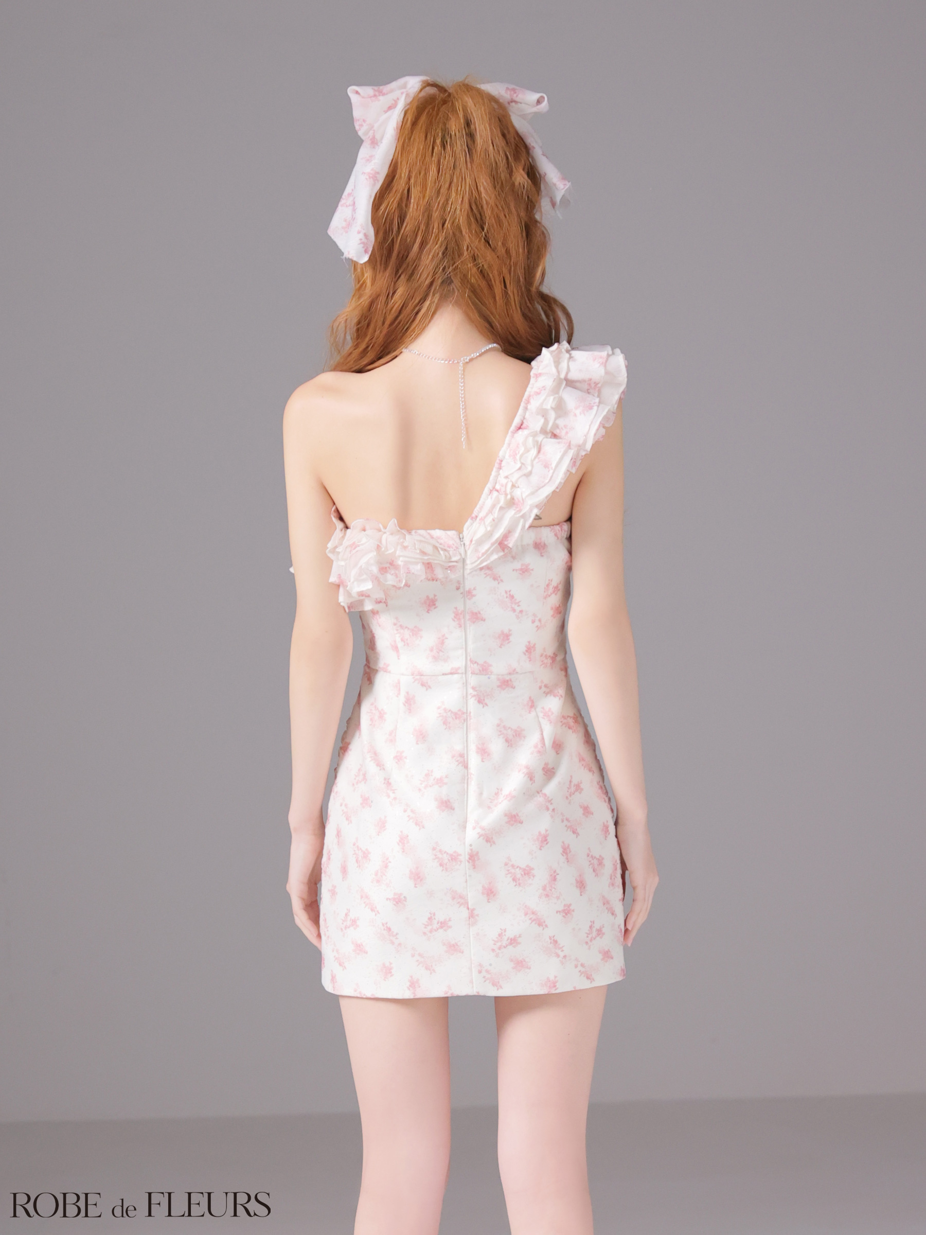 ワンショルダー フリル フラワー ギャザー ラメシフォン タイトミニドレスのイメージ画像6