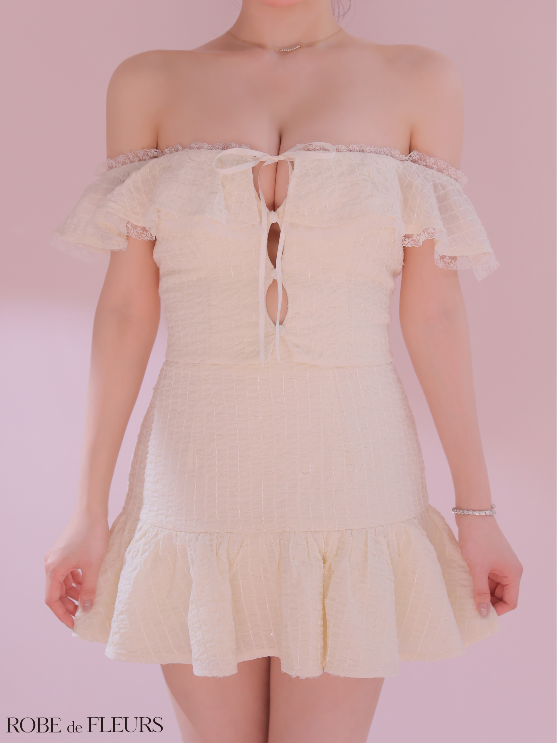 オフショルダー セットアップ シフォン ガーリー リボン レース フレアミニドレスのイメージ画像4