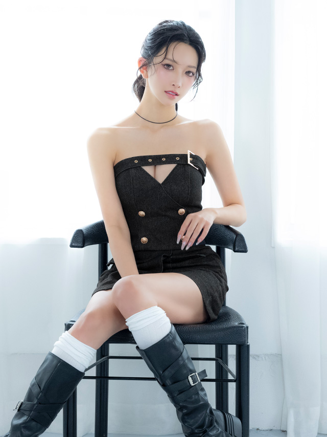 デニム セットアップ トレンチ ベルトデザイン ベアトップ フレアミニドレスのイメージ画像4