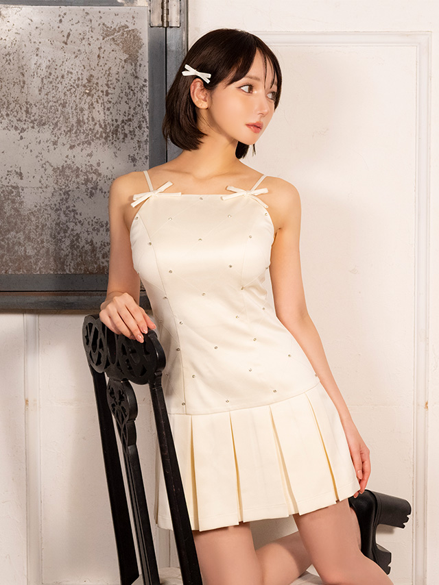 キャミソール ボックスプリーツ ビジュー　リボン ガーリー フレアミニドレスのイメージ画像1