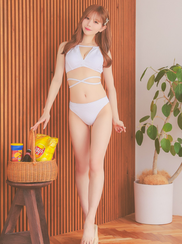 水着 ホルターネック クロスデザイン ワンカラー セクシー ギャル ビキニのイメージ画像3