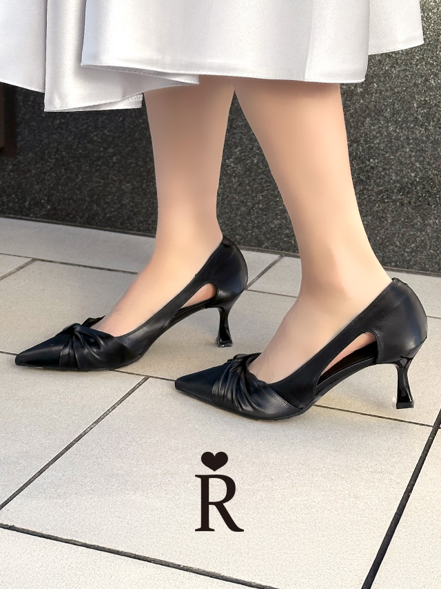 ポインテッド ツイストリボン パンプス