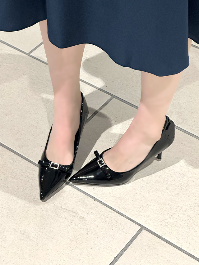 リボン エナメル ポインテッドトゥ パンプス