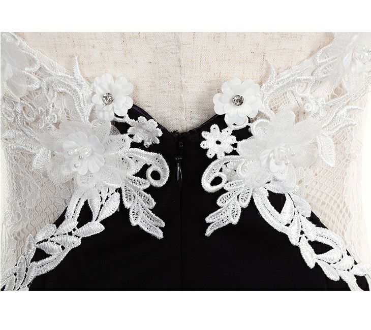 ROBEdeFLEURS Glossy[ローブドフルール グロッシー]首元クロス×立体フラワー ミニドレス[真優川咲][1737]