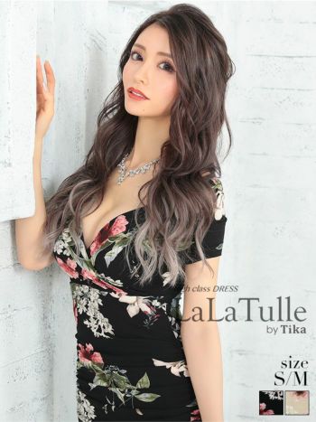 新品【rinfarre】フラワープリント タイトドレス S■送料無料 6,000－￥19,800のミディアムドレスやワンピースのカテゴリーです。