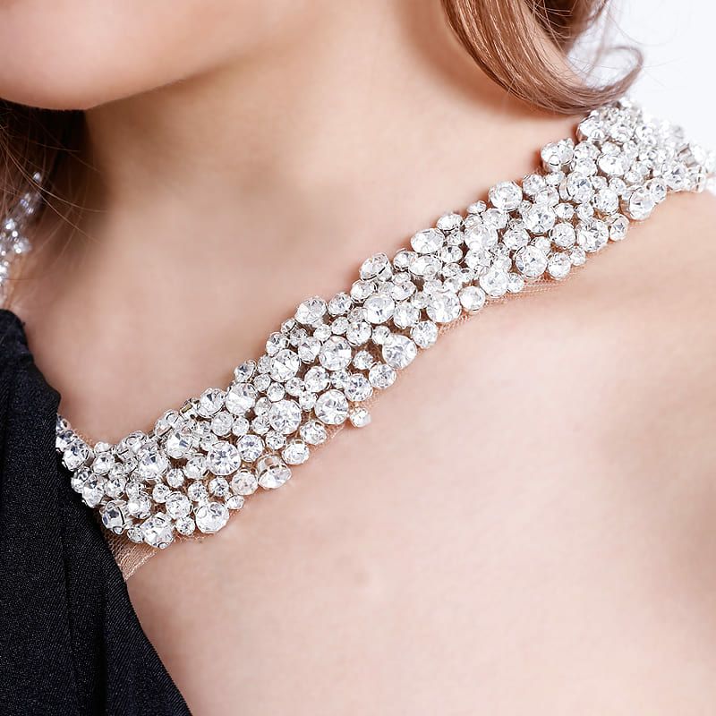 ドレープデザイン ネックビジュー　エレガント ファスナースリットタイト ミディアム ひざ丈ドレス