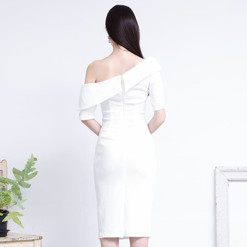  パールボタン ワンショルダー ハーフスリーブ タイトミディアム ひざ丈ドレス