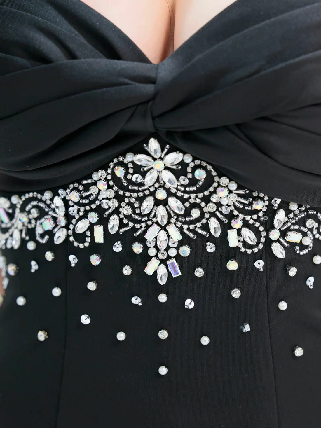 キャバドレス Angel R セクシー タックスリーブ　バストクロス　ビジューメッシュ　オフショルダー タイトミニドレス