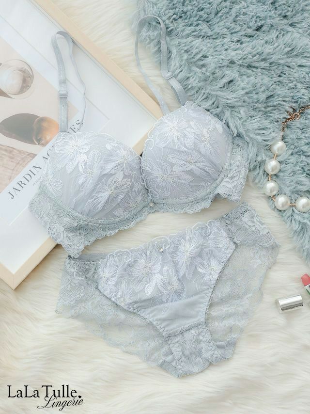 勝負下着 チャーム付き クラシカル レース カップ ブラジャー＆ショーツ 2点セット