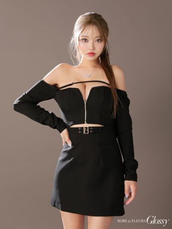 Glossy by ROBE de FLEURS/グロッシー】長袖 ウエストカット 肩