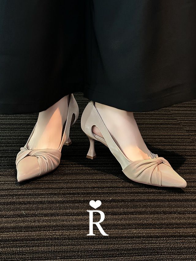 キャバヒール ツイストリボン ポインテッド パンプス